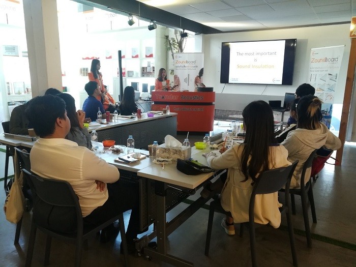 คุณนพรินทร์ นพวิชัย Product Specialist Manager นำเสนอนวัตกรรมเทคโนโลยีผลิตภัณฑ์แก้ปัญหาทางด้านเสียงแบบครบวงจร