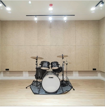 Image for ห้องซ้อมดนตรีสไตล์ลอฟ DIY ในแบบที่เป็นตัวคุณ ด้วย Trandar ZIVANA